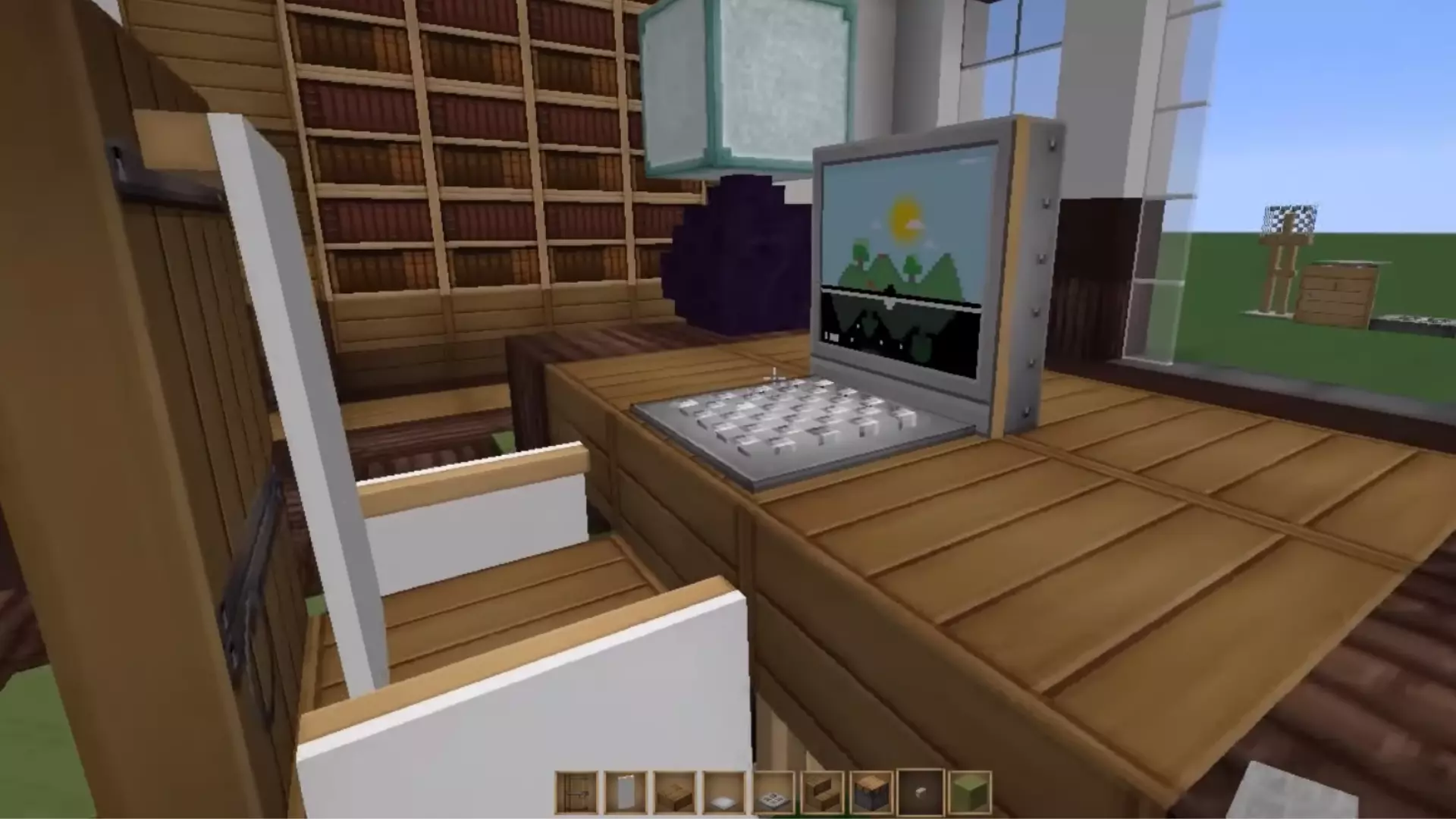 Size of Laptop in Minecraft